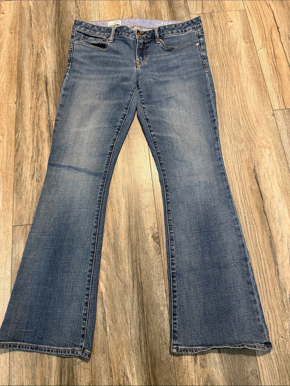GAP Mid Blue Sexy BootJeans